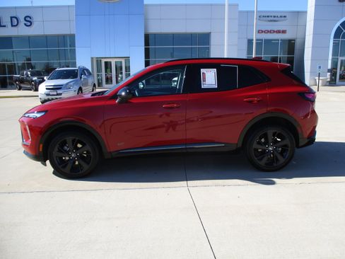 Used 2025 Buick Envision Sport Touring image 3