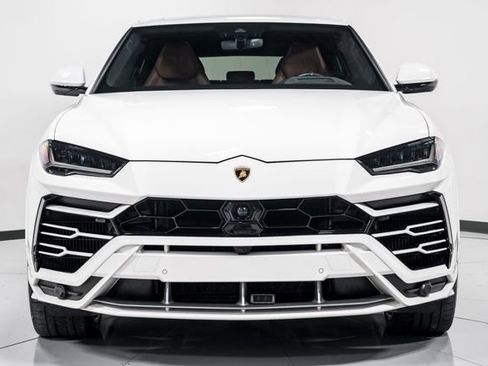Used 2022 Lamborghini Urus image 8