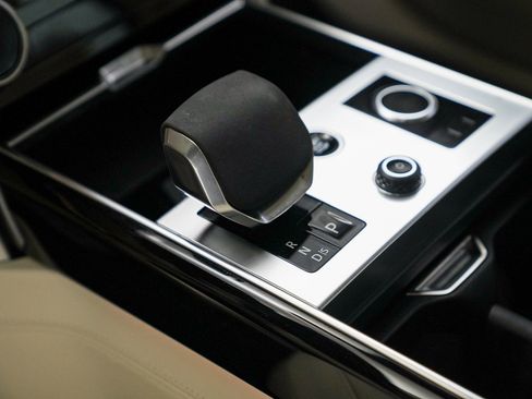 Used 2023 Land Rover Range Rover SE image 17