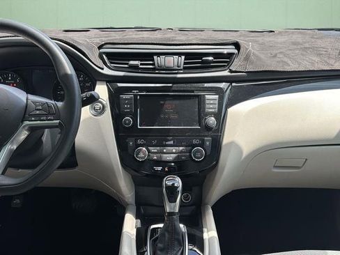 Used 2019 Nissan Rogue Sport SV AWD/4WD image 19
