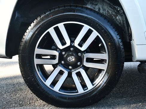 Used 2018 Toyota 4Runner Limited image 17