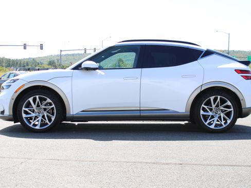 Used 2023 Genesis GV60 Advanced AWD/4WD image 11
