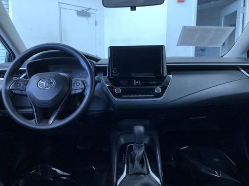 Certified 2025 Toyota Corolla LE image 17