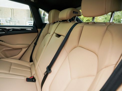 New 2026 Porsche Macan image 30