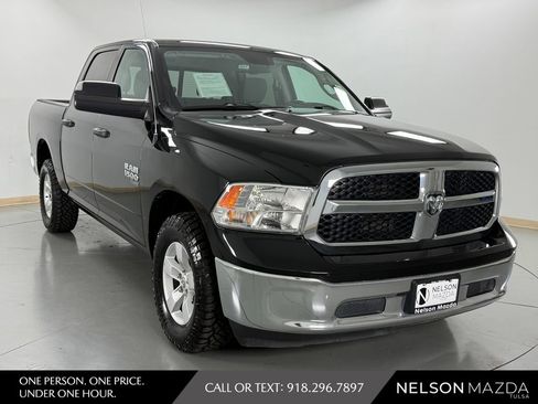Used 2023 RAM 1500 Classic SLT w/ Trailer & Traction Group AWD/4WD image 4