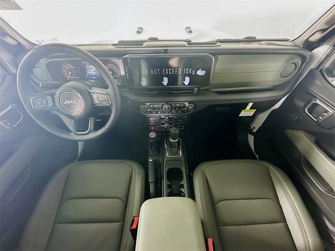 New 2026 Jeep Gladiator Mojave image 9