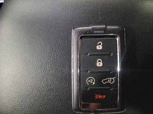 Used 2022 Jeep Grand Cherokee Limited 4xe image 32