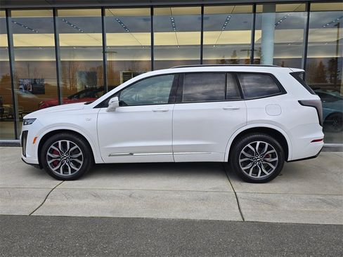 Certified 2023 Cadillac XT6 Sport image 2