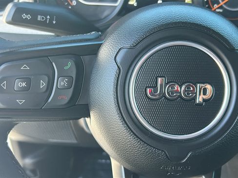 Used 2025 Jeep Wrangler Unlimited Sport AWD/4WD image 19