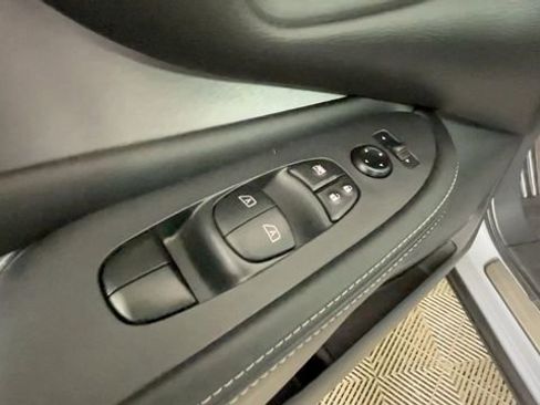 Used 2024 Nissan Murano SV w/ SV Midnight Edition Package AWD/4WD image 17