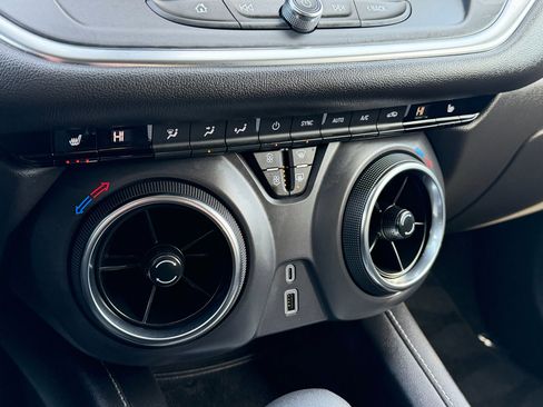 Used 2025 Chevrolet Blazer LT image 20