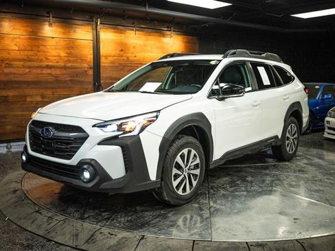 Used 2024 Subaru Outback Premium image 2