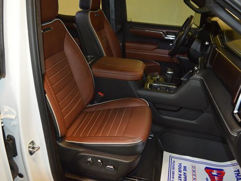 Used 2024 GMC Sierra 1500 Denali Ultimate image 11