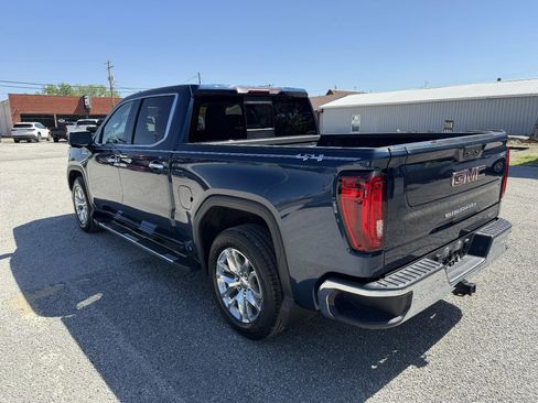 Used 2020 GMC Sierra 1500 SLT w/ SLT Premium Package AWD/4WD image 3