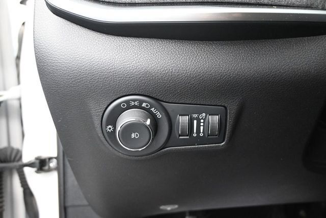 Used 2024 Jeep Compass Latitude AWD/4WD image 37