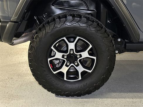 Used 2023 Jeep Wrangler Unlimited Rubicon w/ Steel Bumper Group image 7