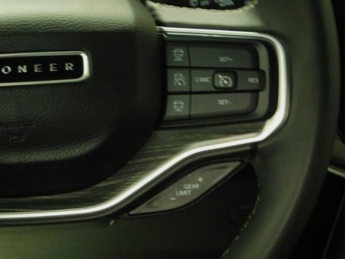 Used 2024 Jeep Wagoneer L Series II w/ Flexible Seating Group image 14