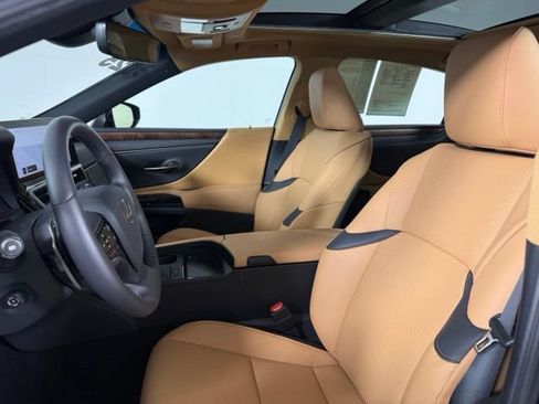 Used 2025 Lexus ES 350 w/ Premium Package FWD image 5