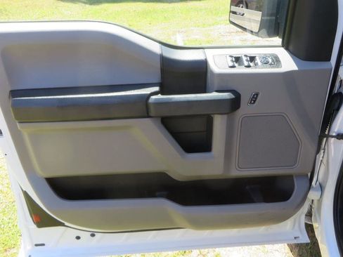 Used 2018 Ford F150 XL w/ Equipment Group 101A Mid AWD/4WD image 13