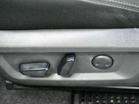 Used 2023 Nissan Rogue SV image 12