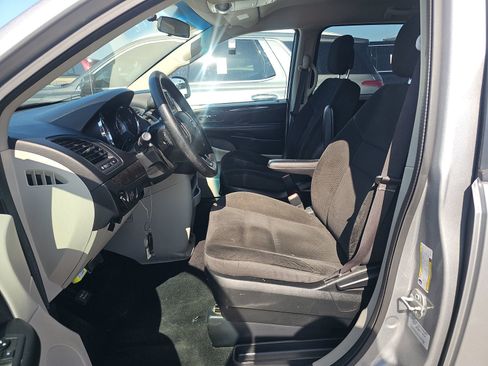 Used 2017 Dodge Grand Caravan SE w/ Power Window Group FWD image 15