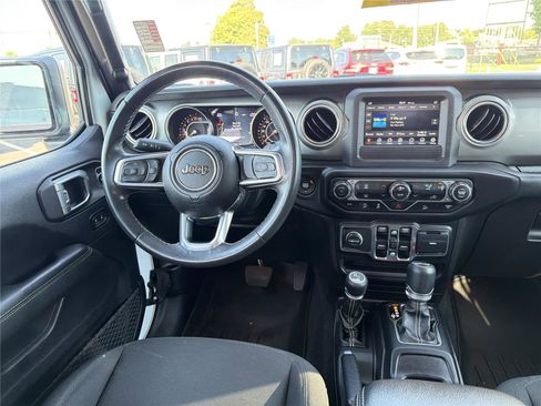 Used 2019 Jeep Wrangler Unlimited Sahara AWD/4WD image 21