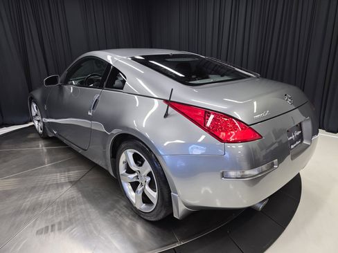 Used 2006 Nissan 350Z Touring w/ (N93) Cargo Convenience Pkg image 39