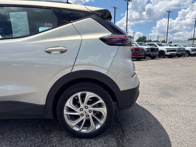 Used 2023 Chevrolet Bolt EUV LT w/ Comfort Package FWD image 9