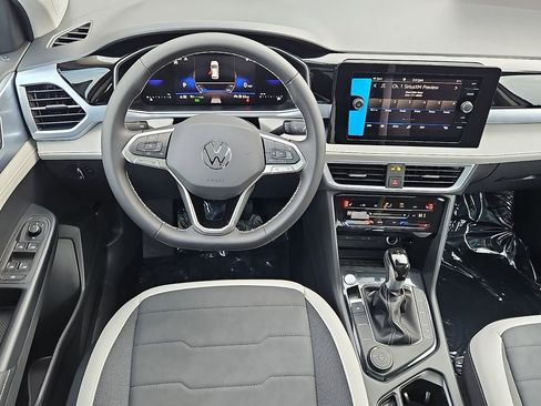 New 2026 Volkswagen Taos SE AWD/4WD image 9