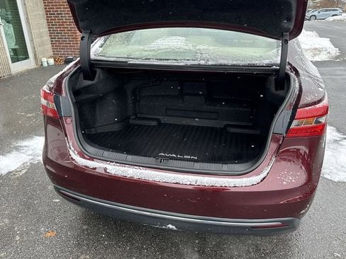 Certified 2018 Toyota Avalon Limited image 24