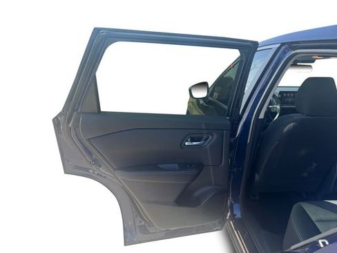 Used 2025 Nissan Rogue SV FWD image 23