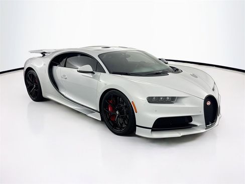Used 2019 Bugatti Chiron image 3