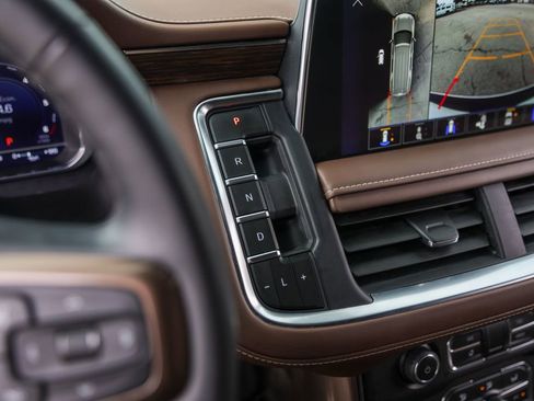 Used 2023 Chevrolet Tahoe High Country w/ Premium Package image 21