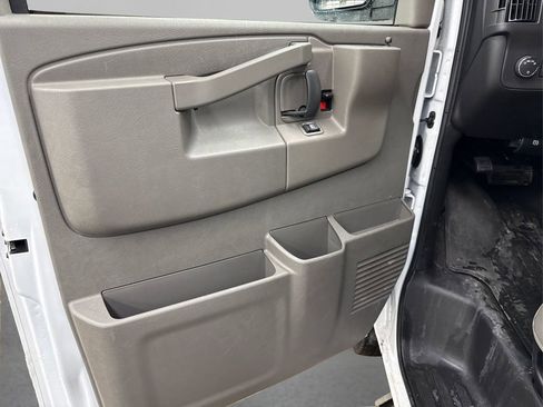 Used 2025 GMC Savana 3500 LT w/ LT Preferred Equipment Group image 22