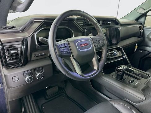 Used 2023 GMC Sierra 1500 AT4 w/ Technology Package AWD/4WD image 12