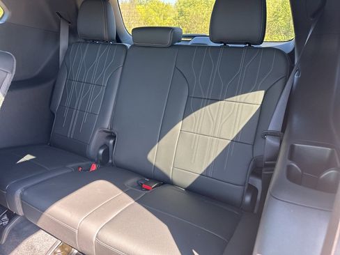 Certified 2025 Buick Enclave Avenir w/ Super Cruise Package image 32