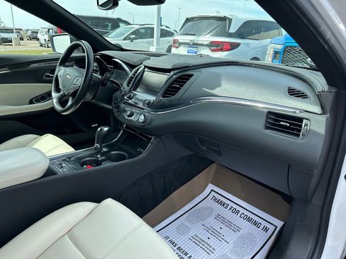 Used 2017 Chevrolet Impala Premier w/ Enhanced Convenience Package FWD image 33