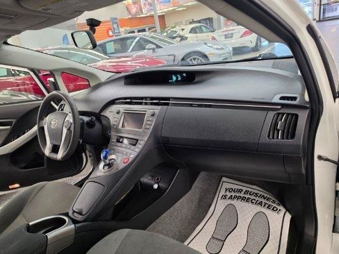 Used 2013 Toyota Prius Two FWD image 9