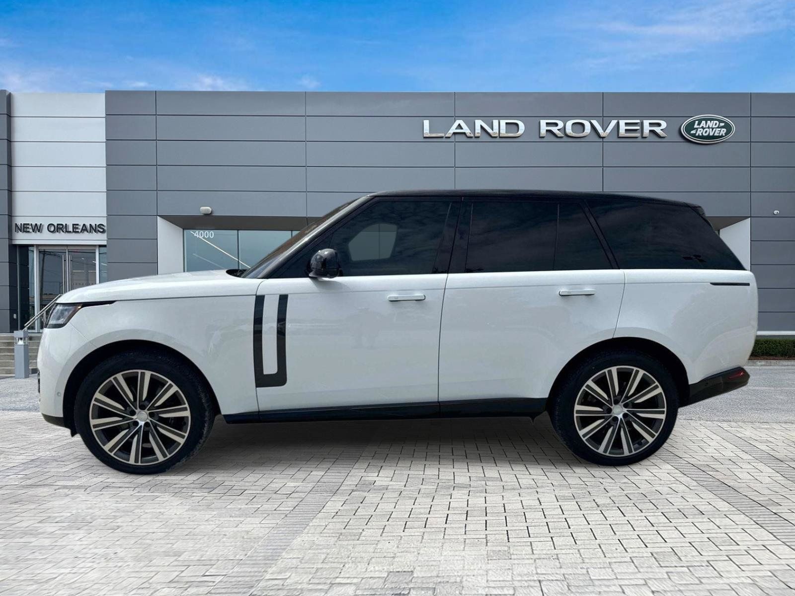 Used 2023 Land Rover Range Rover SE AWD/4WD image 5