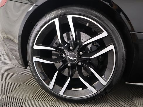 Used 2015 Aston Martin Vanquish Coupe image 31