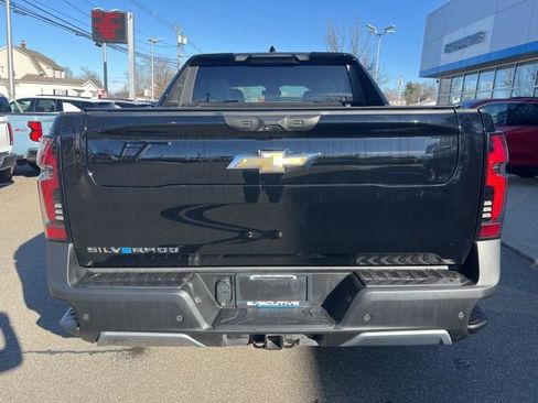 Used 2025 Chevrolet Silverado EV LT AWD/4WD image 5