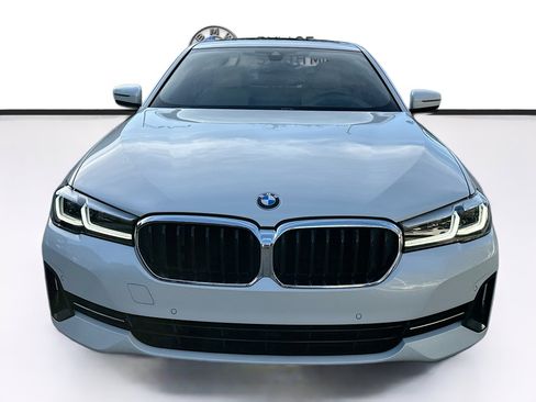 Certified 2023 BMW 530i w/ Premium Package image 2