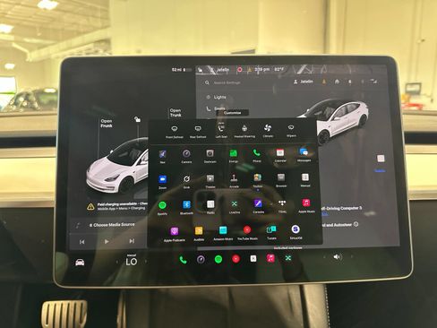 Used 2022 Tesla Model 3 Performance AWD/4WD image 25