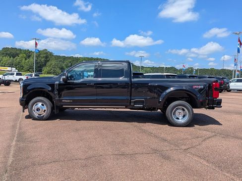 New 2026 Ford F350 Platinum w/ FX4 Off-Road Package AWD/4WD image 5