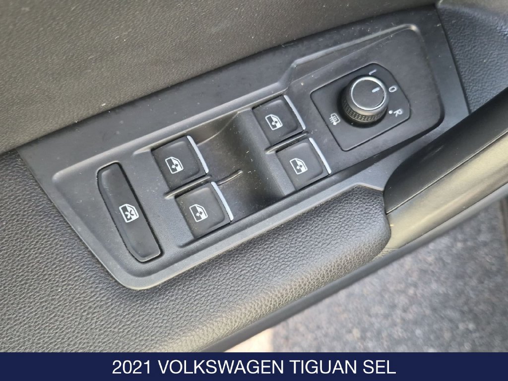 Used 2021 Volkswagen Tiguan SEL AWD/4WD image 12