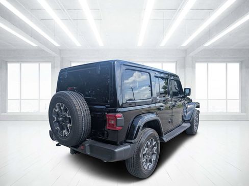 Used 2024 Jeep Wrangler Unlimited Sahara w/ Technology Group AWD/4WD image 3