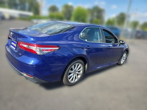 Used 2018 Toyota Camry LE FWD image 7