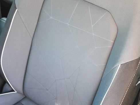 Used 2025 Volkswagen Jetta Sport image 25