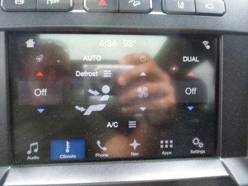 Used 2017 Ford F350 Platinum w/ Platinum Ultimate Package AWD/4WD image 27