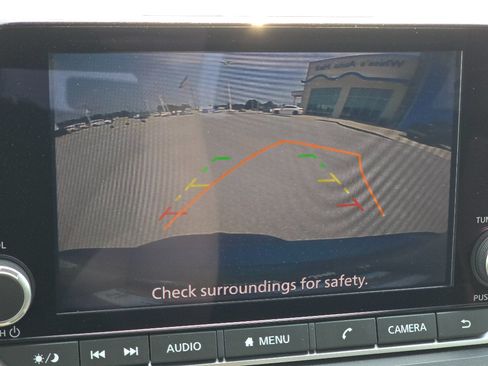 Used 2024 Nissan Rogue SV FWD image 28